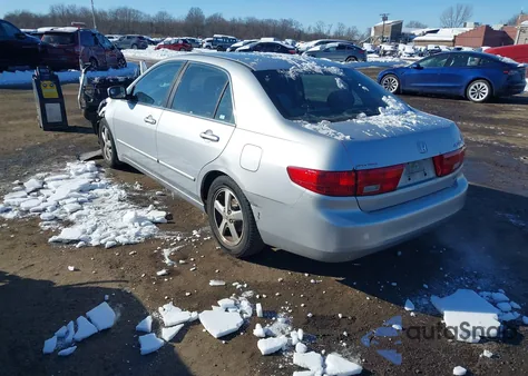 2005 Honda Accord 2.4 Ex from USA, damaged, VIN 1HGCM56775A186402